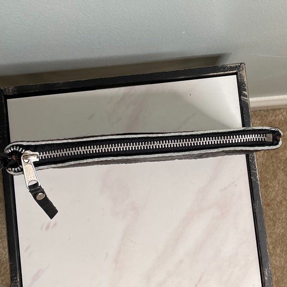 WILD GOOSE Handmade Cowhide Wristlet NWOT - Picture 3 of 5